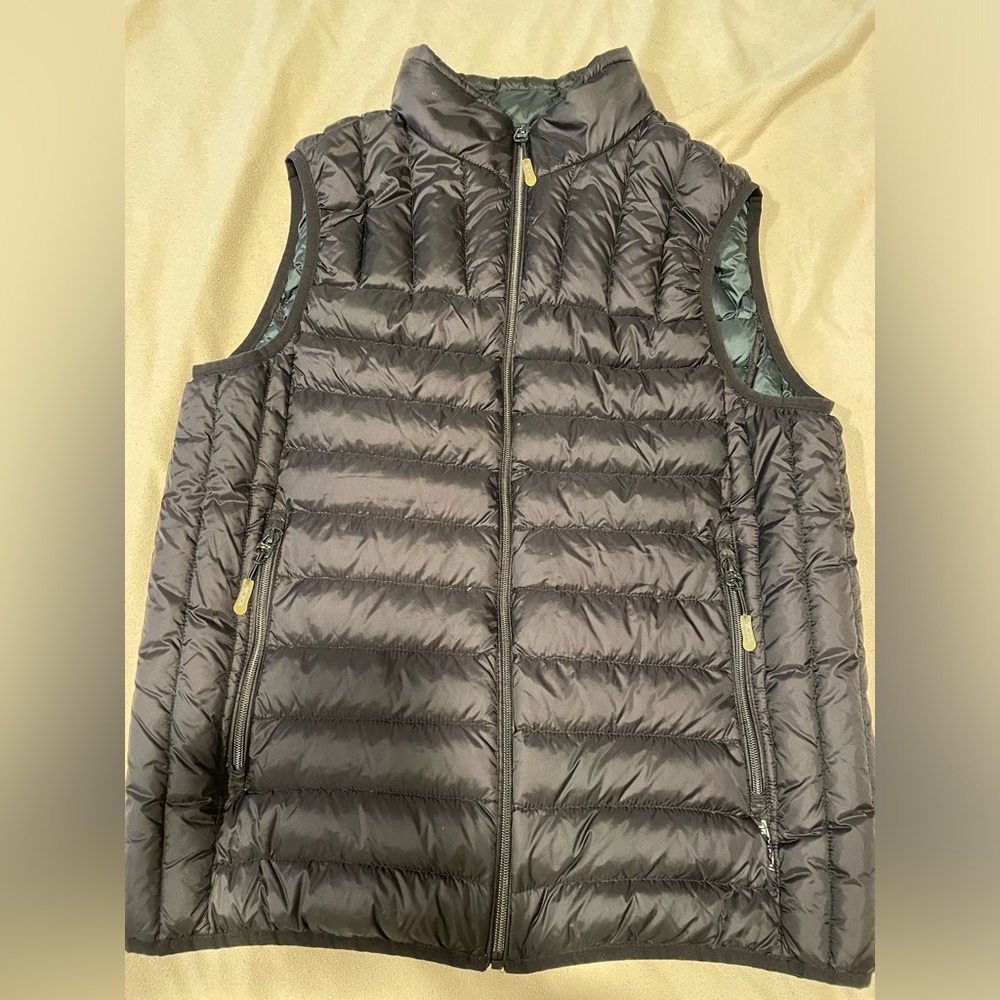Tumi Pax Packable vest/travel pillow